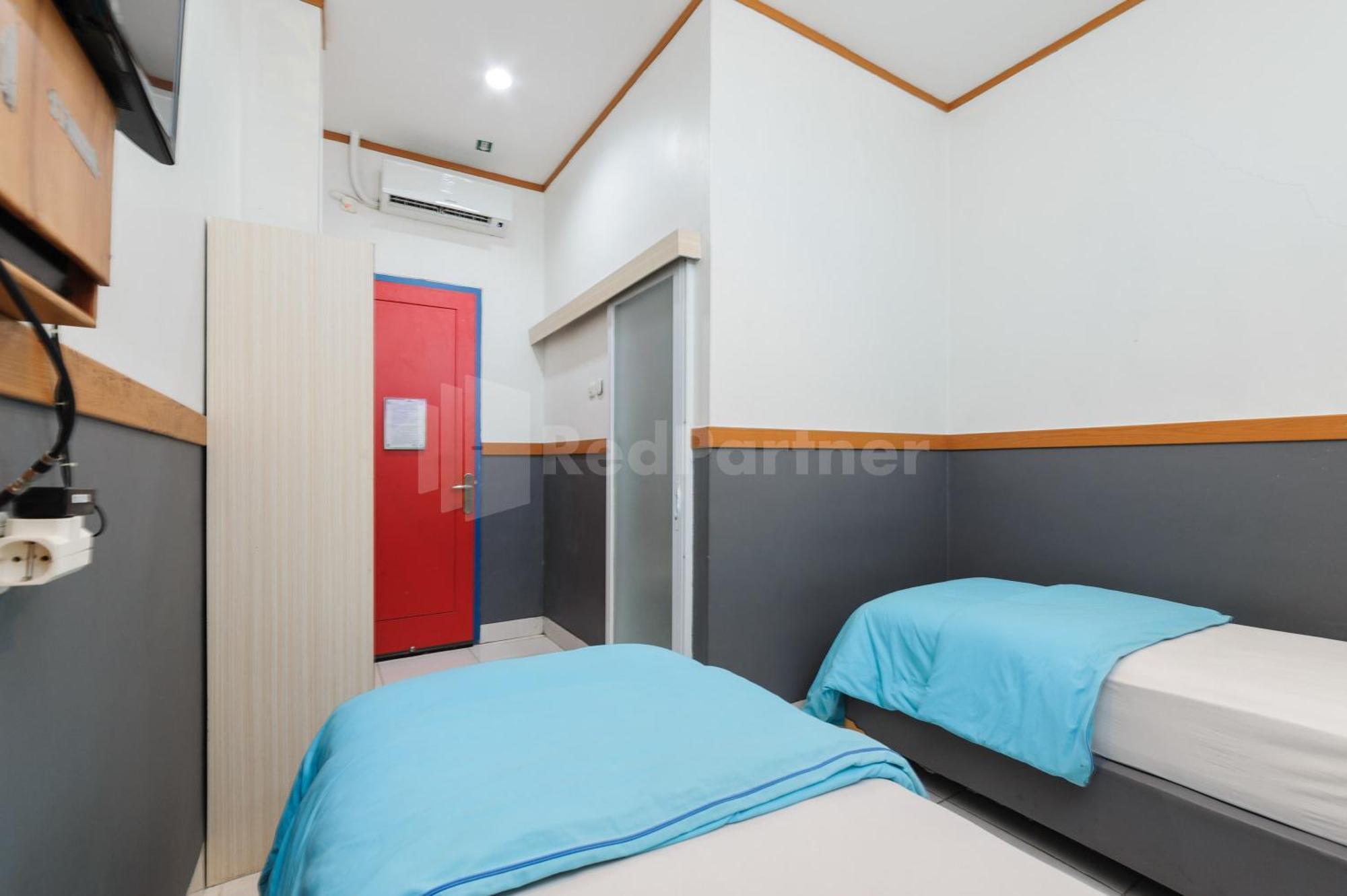 Ian Hotel Jaksa Mitra Reddoorz Джакарта Экстерьер фото